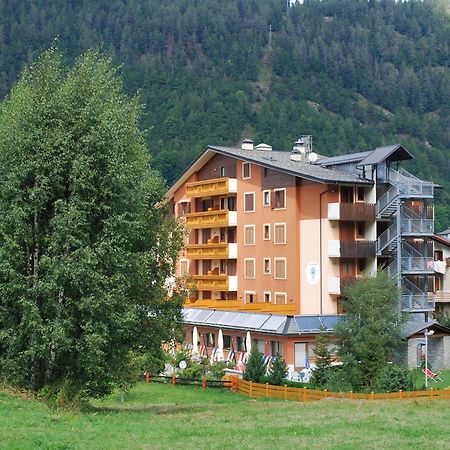 Hotel Derby Aprica Εξωτερικό φωτογραφία