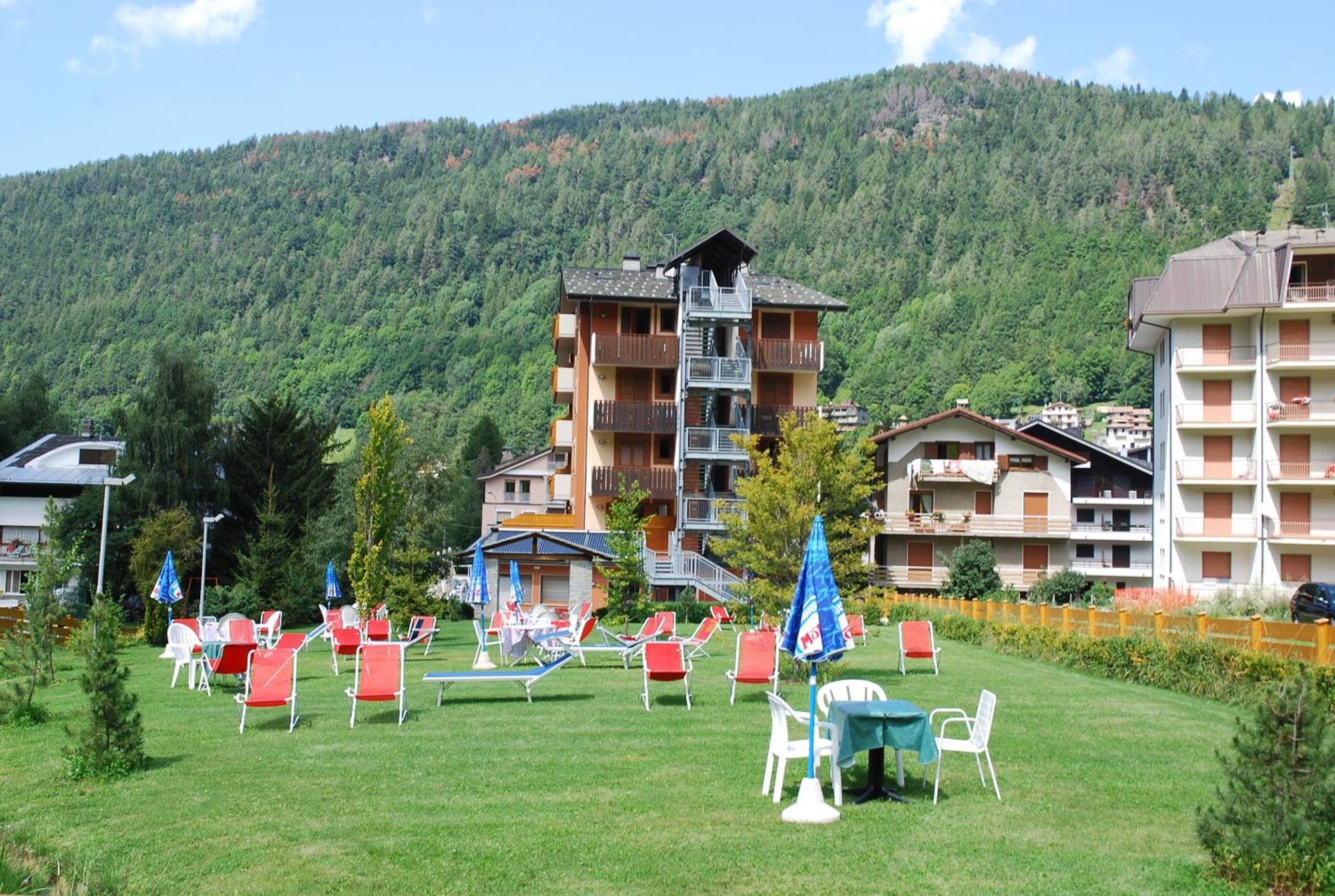 Hotel Derby Aprica Εξωτερικό φωτογραφία