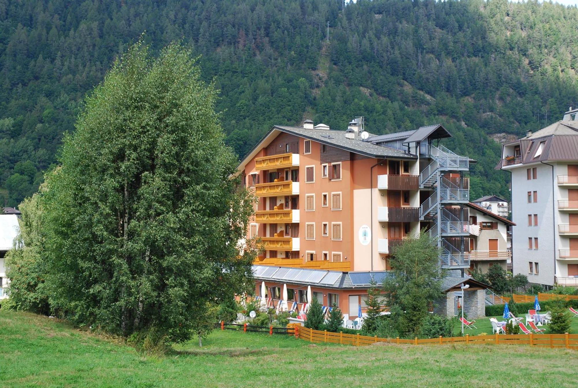 Hotel Derby Aprica Εξωτερικό φωτογραφία